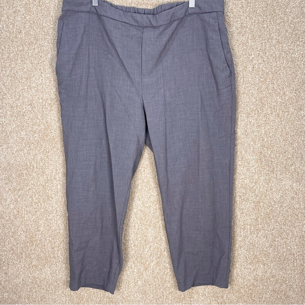 Women’s grey pants pockets pull on stretchy waist no button no zipper minimalist